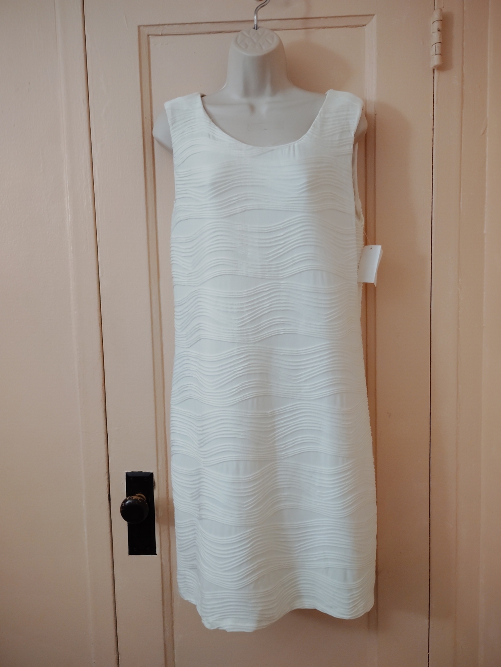 Sleeveless Off White Textured Wave Shift Dress